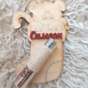 Коледно чорапче с място за пари