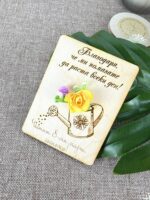 Дървен магнит с роза за учител