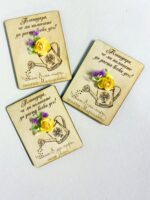 Дървен магнит с роза за учител