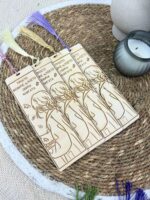 Дървен книгоразделител - Момиче 2